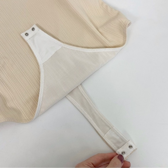 Revolve Not Yours To Keep Jeanette Bodysuit in Cream Size M - Picture 6 of 11